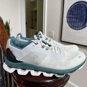 Men’s On Cloud 10.5 running shoes